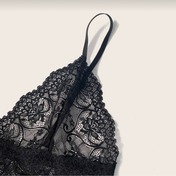 Elegant Pink and Black Lace Sleepwear Set - Picture 3 of 5